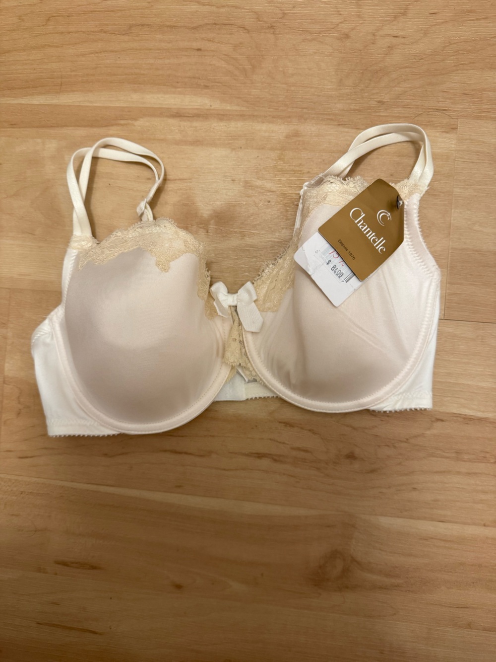 NWT Chantelle White and Lace Trim Full Cup Underwire Bra 34DD Split Strap